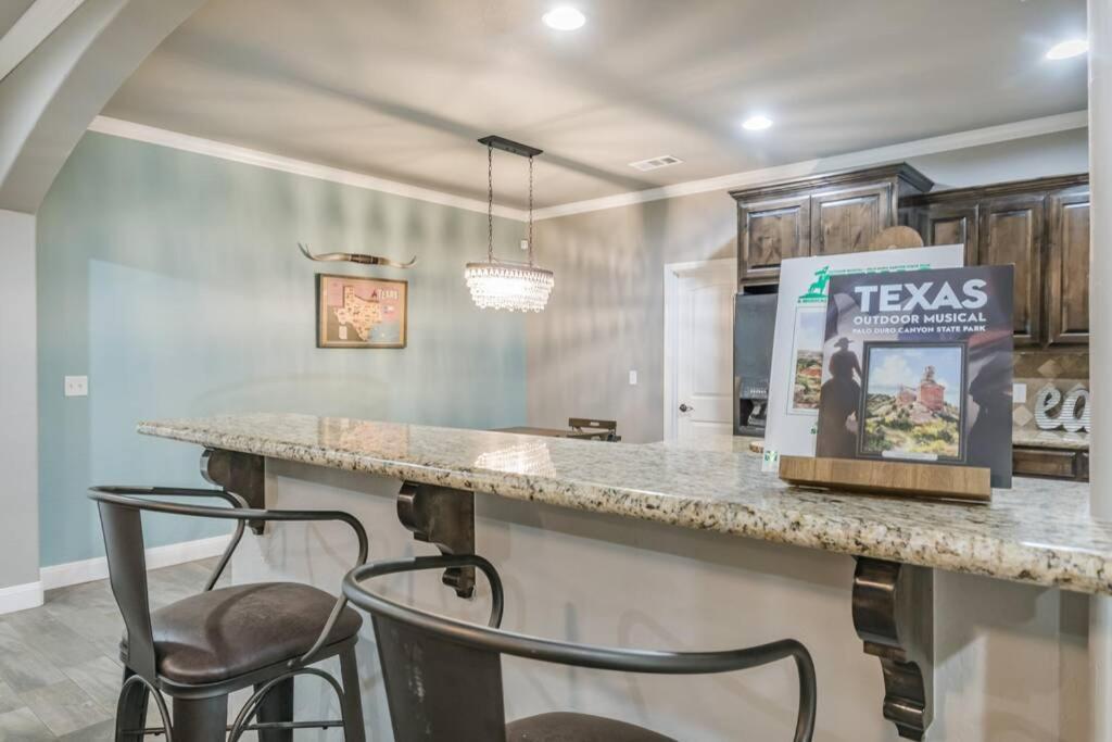 Cheerful 3 Bedroom Home, King Bed, 10 Min From Palo Duro Canyon, Fireplace, Washer Dryer Kültér fotó