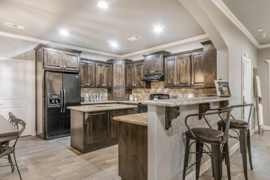 Cheerful 3 Bedroom Home, King Bed, 10 Min From Palo Duro Canyon, Fireplace, Washer Dryer Kültér fotó
