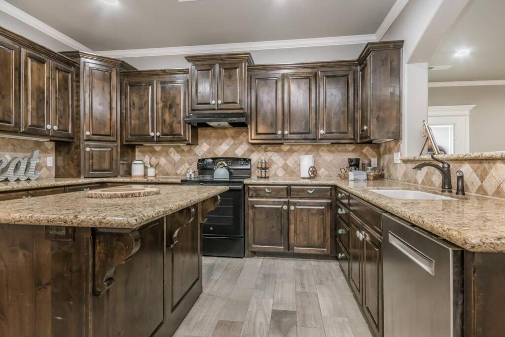 Cheerful 3 Bedroom Home, King Bed, 10 Min From Palo Duro Canyon, Fireplace, Washer Dryer Kültér fotó
