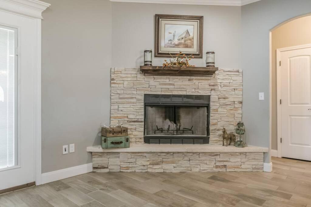 Cheerful 3 Bedroom Home, King Bed, 10 Min From Palo Duro Canyon, Fireplace, Washer Dryer Kültér fotó