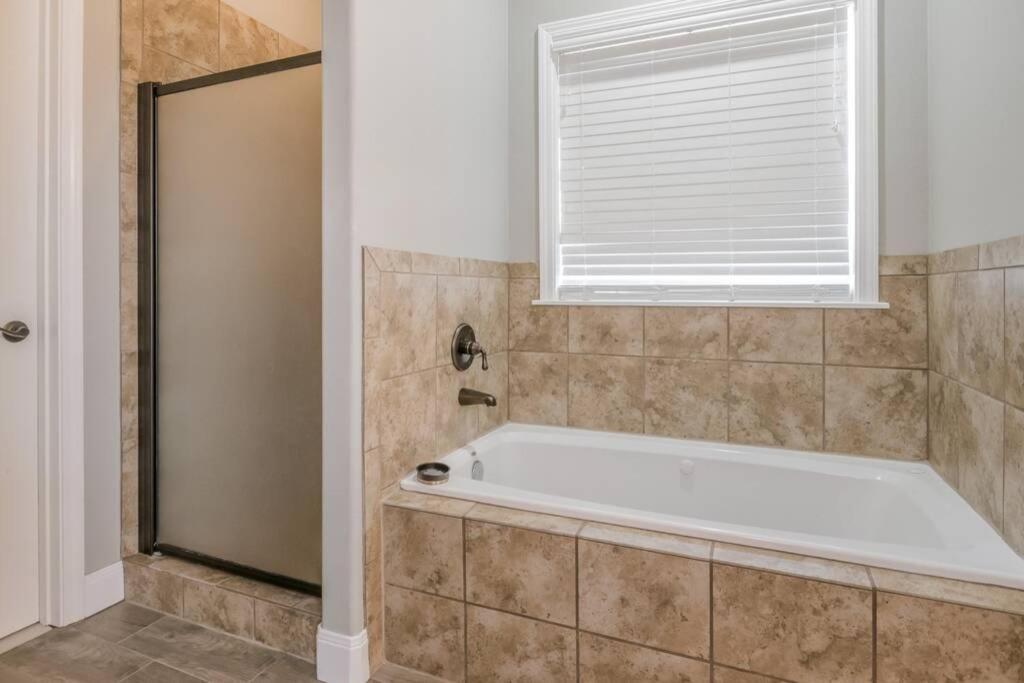 Cheerful 3 Bedroom Home, King Bed, 10 Min From Palo Duro Canyon, Fireplace, Washer Dryer Kültér fotó