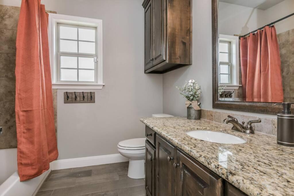 Cheerful 3 Bedroom Home, King Bed, 10 Min From Palo Duro Canyon, Fireplace, Washer Dryer Kültér fotó